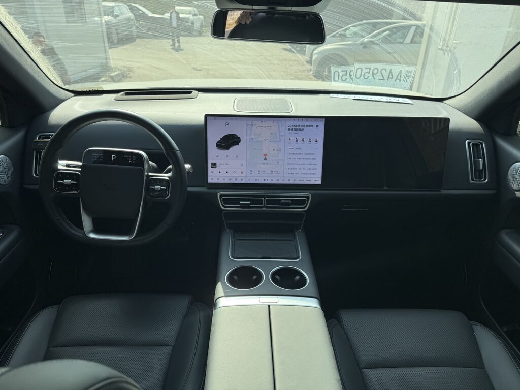 Lixiang L6: 2024 г., 1.5 л, Автомат, Гибрид, Кроссовер: фото 5