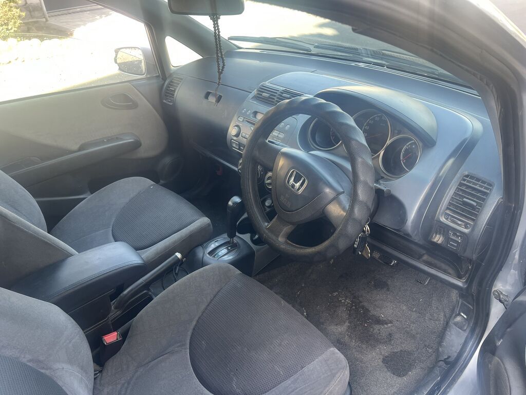 Honda Fit: 2003 г., 1.3 л, Вариатор, Бензин: фото 6