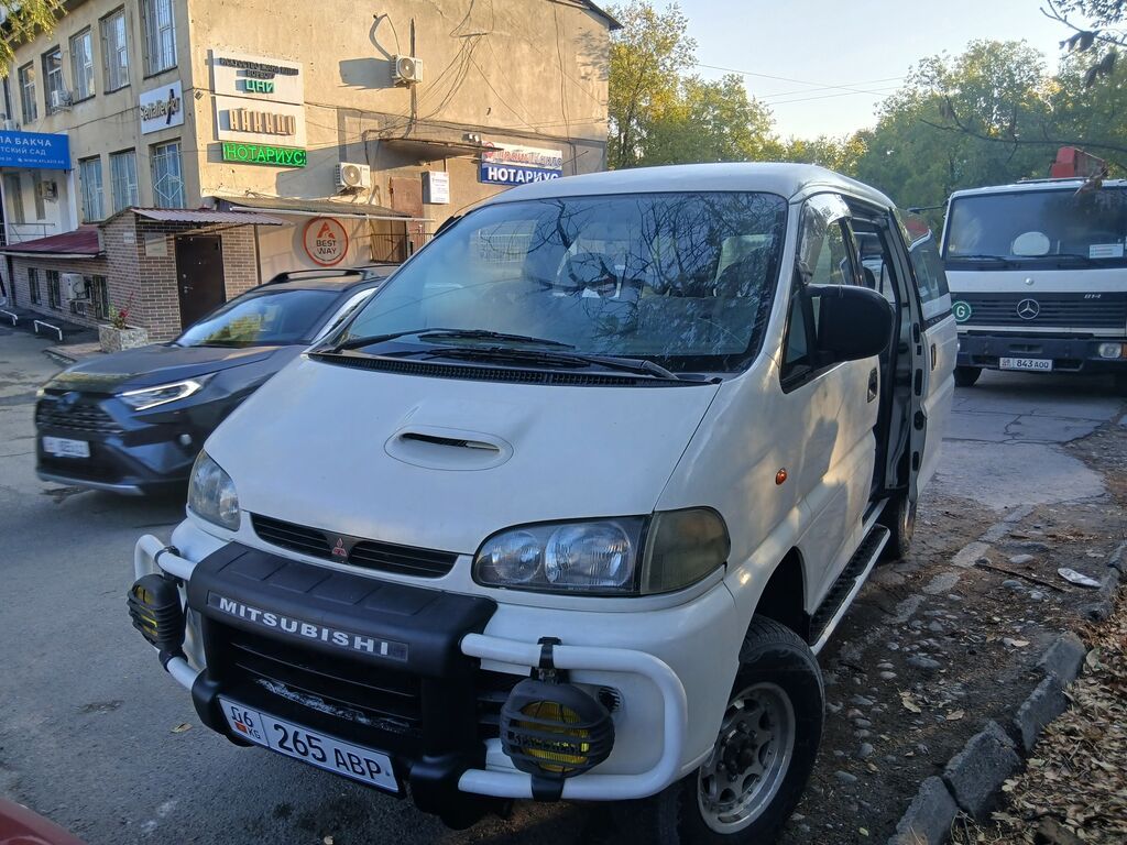 Продам Mitsubishi Delica 1997 г., 2.8 дизель, автомат: фото 2