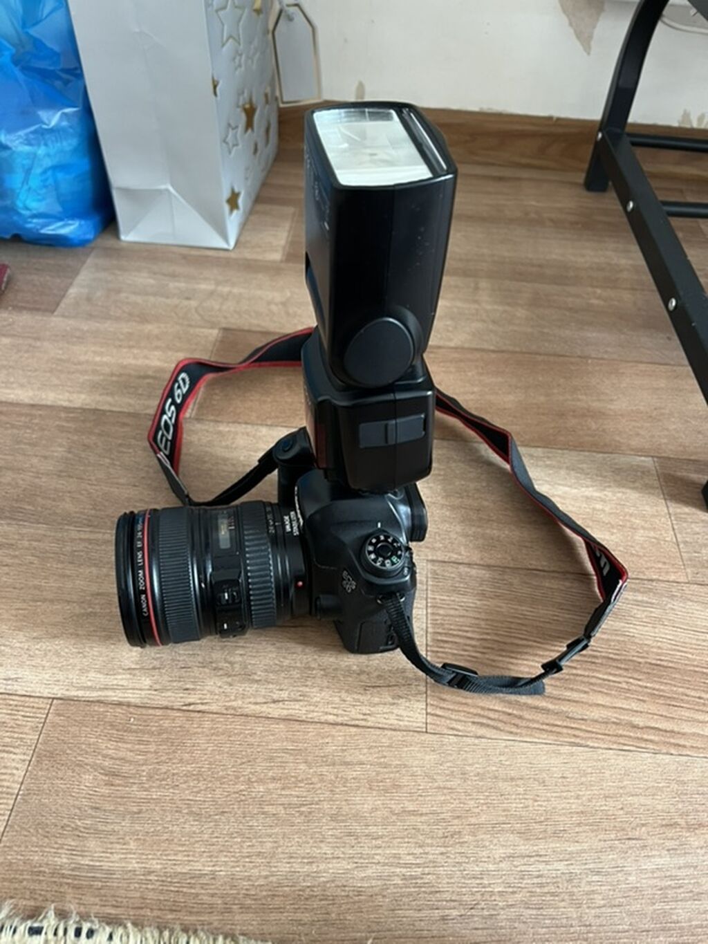 Зеркальная камера Canon EOS 6D в комплекте с объективом Canon EF: фото 2
