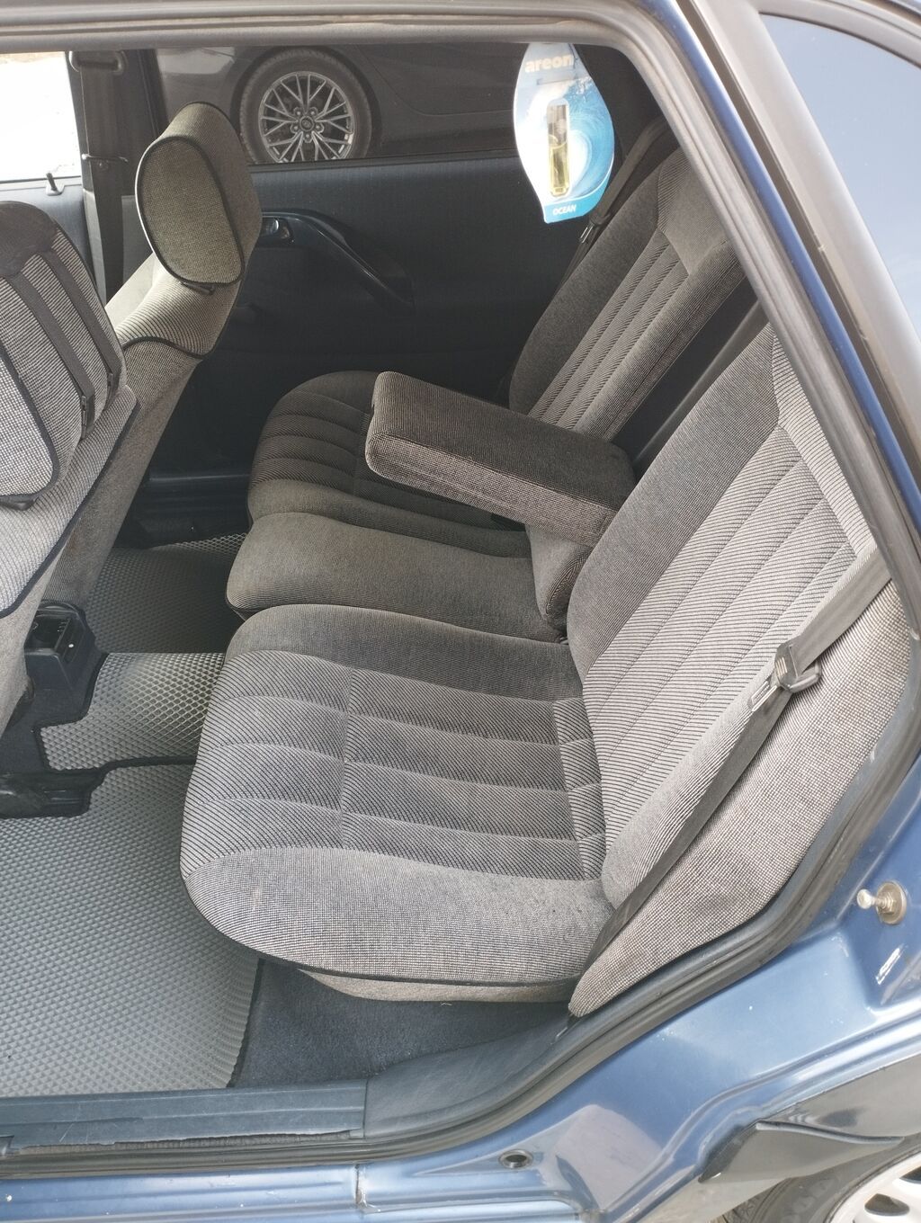 Volkswagen Passat: 1994 г., 1.8 л, Механика, Седан: фото 6