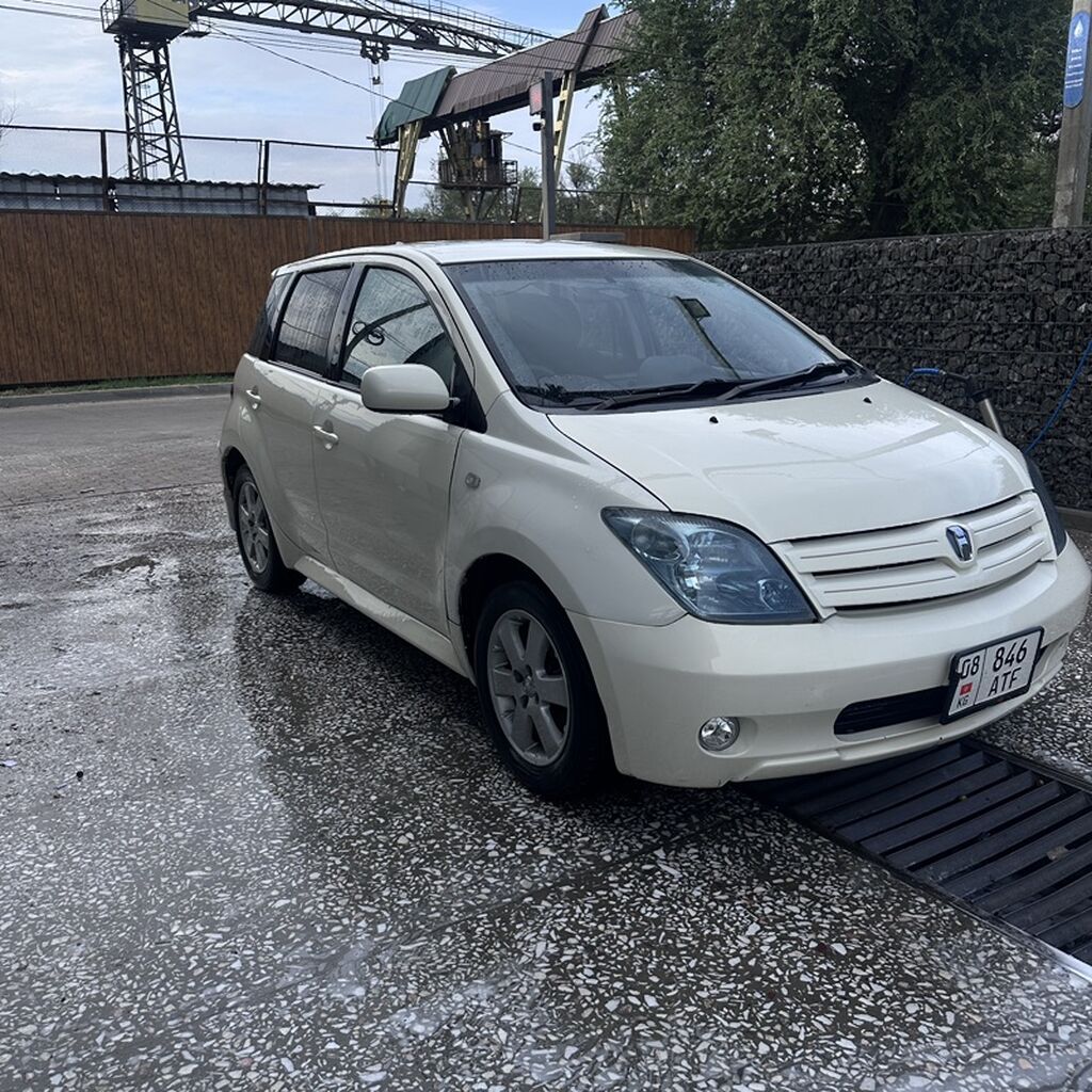 Toyota Ist: 2004 г., Хэтчбэк: фото 5