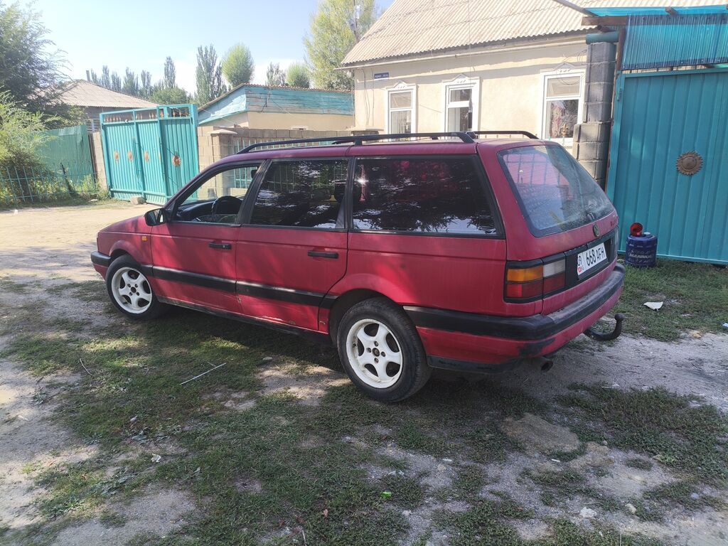 Volkswagen Passat Variant: 1993 г., 1.8 л, Механика, Универсал: фото 3