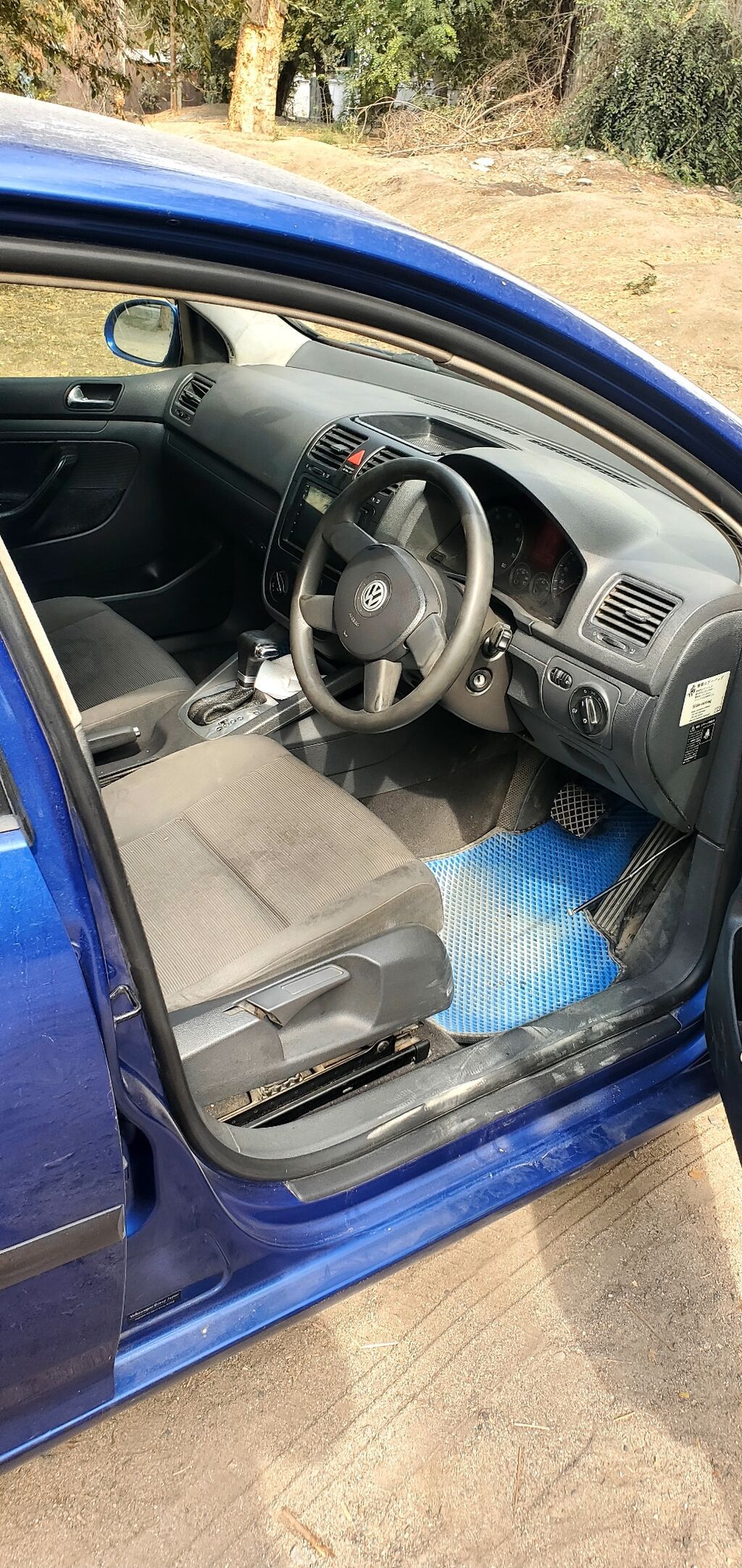 Volkswagen Golf V: 2004 г., 1.6 л, Автомат, Бензин, Хэтчбэк: фото 5