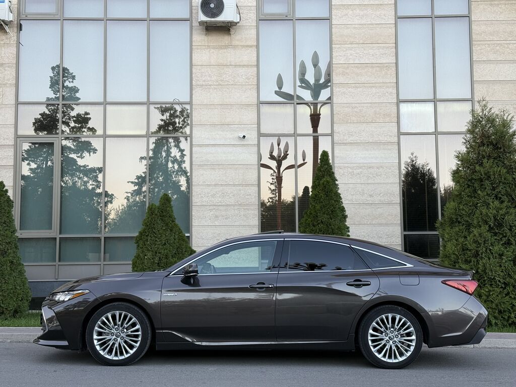 Toyota Avalon: 2018 г., 2.5 л, Автомат, Гибрид, Седан: фото 3