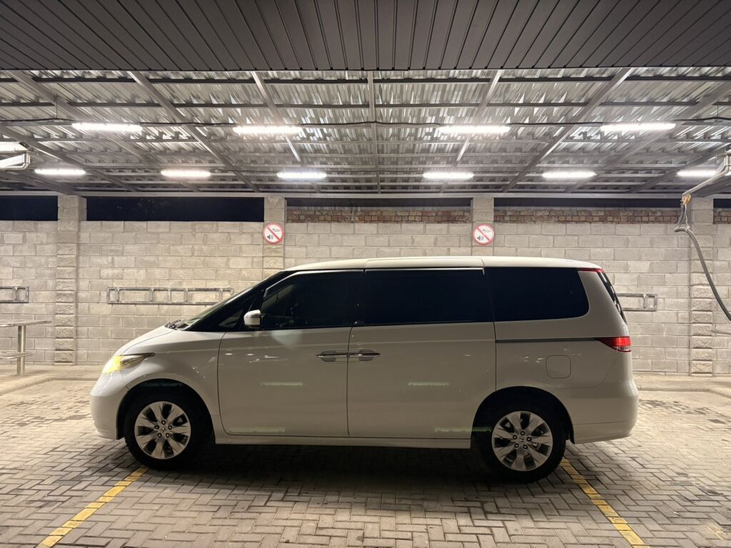 Honda Elysion: 2005 г., 3 л, Минивэн: фото 3