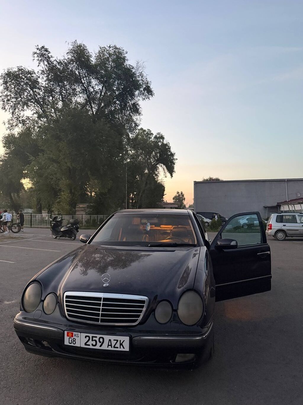 Mercedes-Benz E-Class: 2002 г., 3.2 л, Автомат, Газ, Седан: фото 3