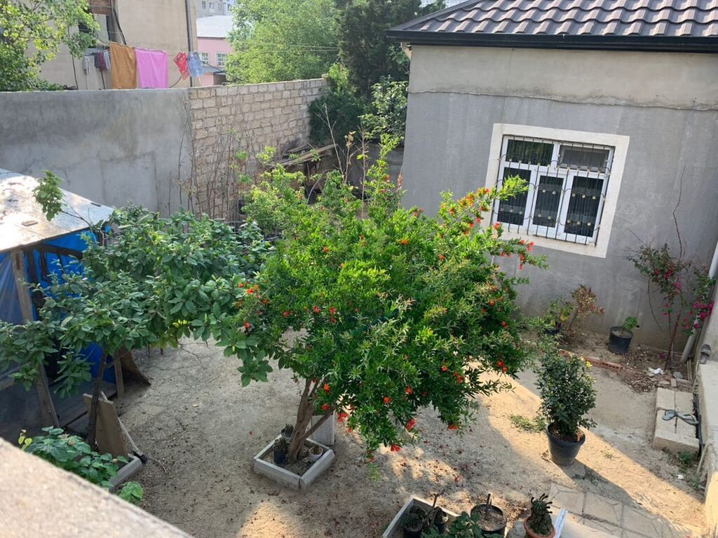 Bakı, 3 otaqlı, Köhnə tikili, m. Xalqlar Dostluğu, 140 kv. m