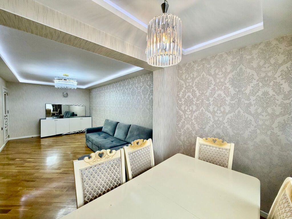 Bakı, 8-ci kilometr, 3 otaqlı, Köhnə tikili, m. Neftçilər, 80 kv. m