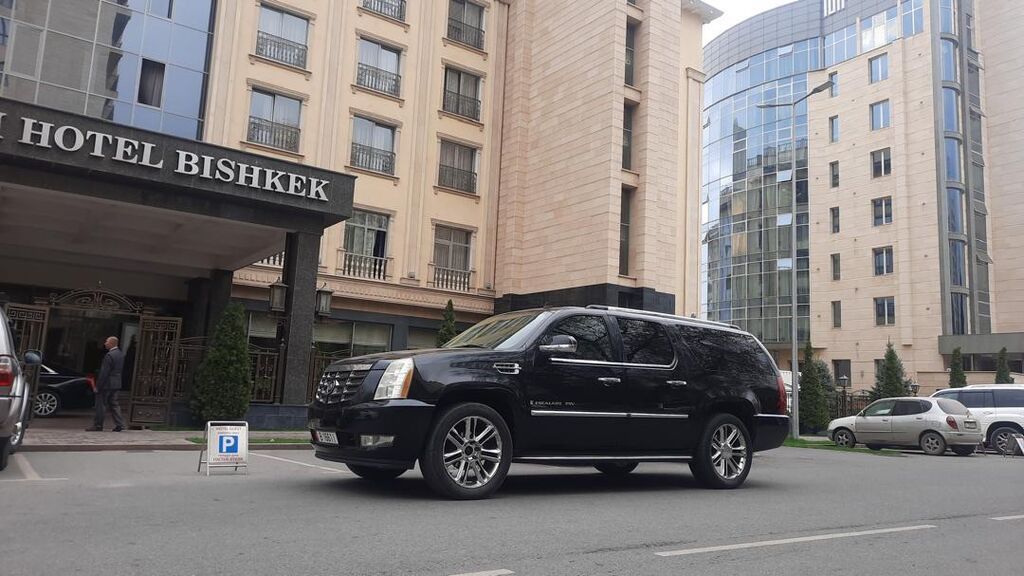 Cadillac Escalade: 2007 г., Автомат, Внедорожник: фото 2