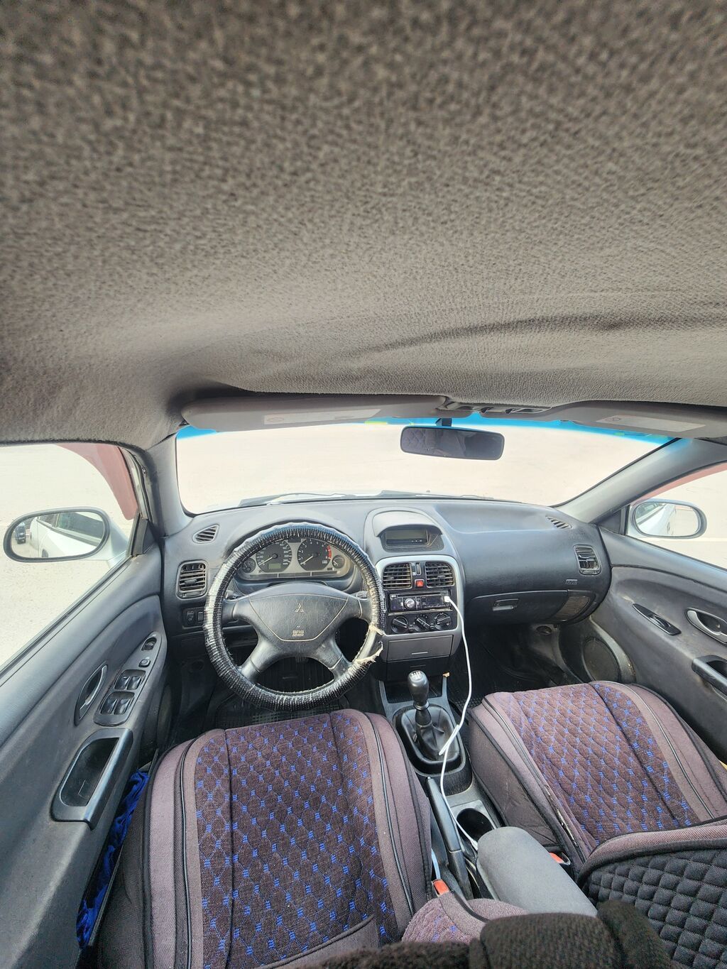 Mitsubishi Carisma: 2002 г., 1.6 л, Механика, Бензин, Седан: фото 8