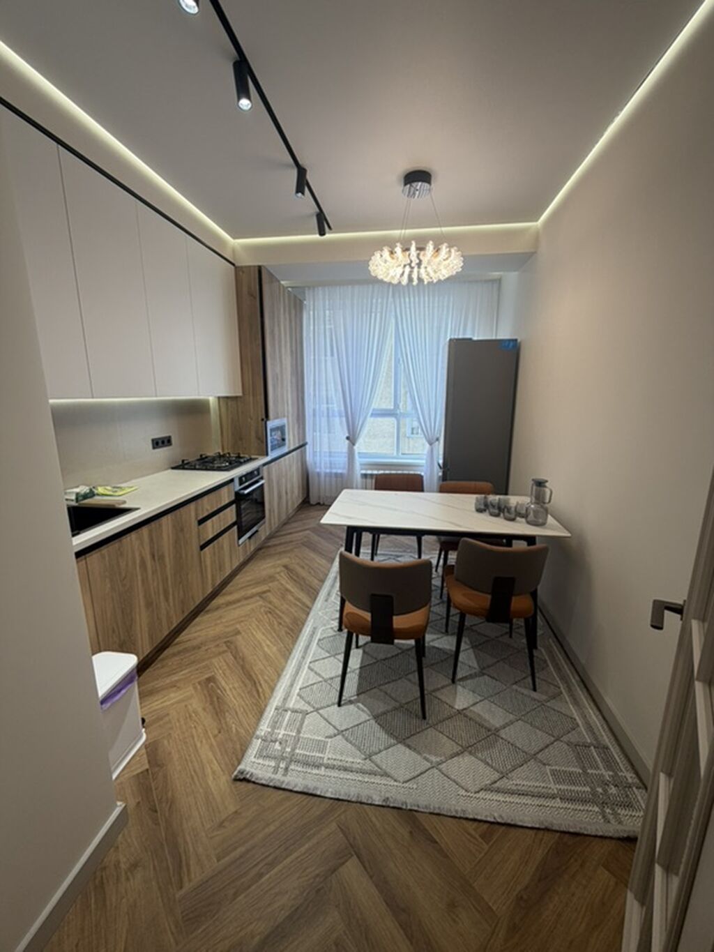 3 комнаты, 95 м², Южная Магистраль Элитка, 3 этаж, Дизайнерский ремонт: фото 3