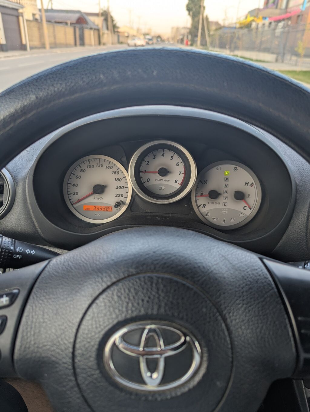 Toyota RAV4: 2005 г., 2 л, Автомат, Бензин, Кроссовер: фото 2