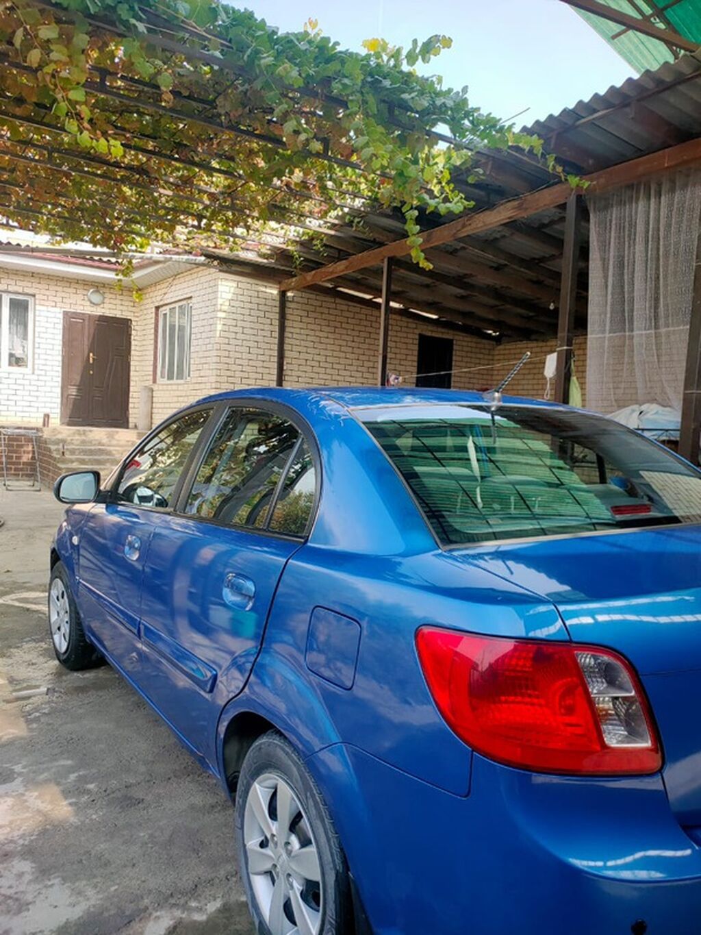 Kia Rio: 2010 г., 1.4 л, Автомат, Бензин, Седан: фото 3