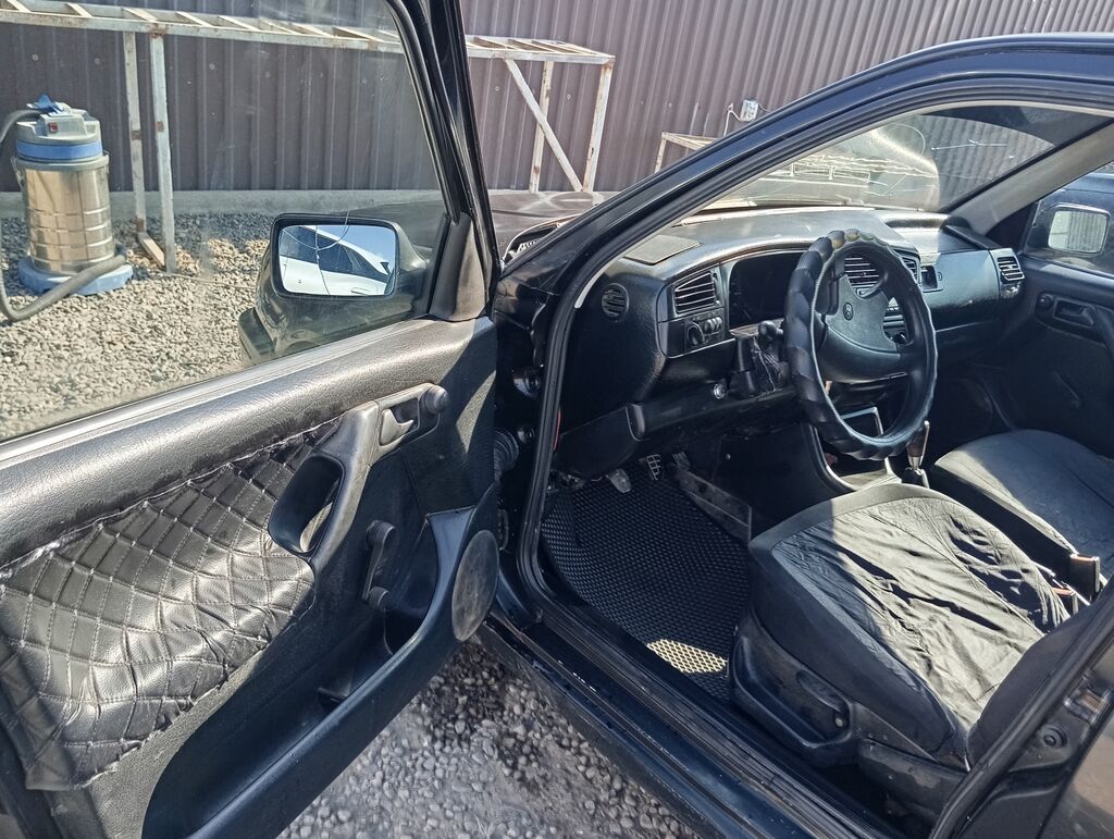 Volkswagen Golf V: 1994 г., 1.8 л, Механика, Бензин, Хэтчбэк — фото 6