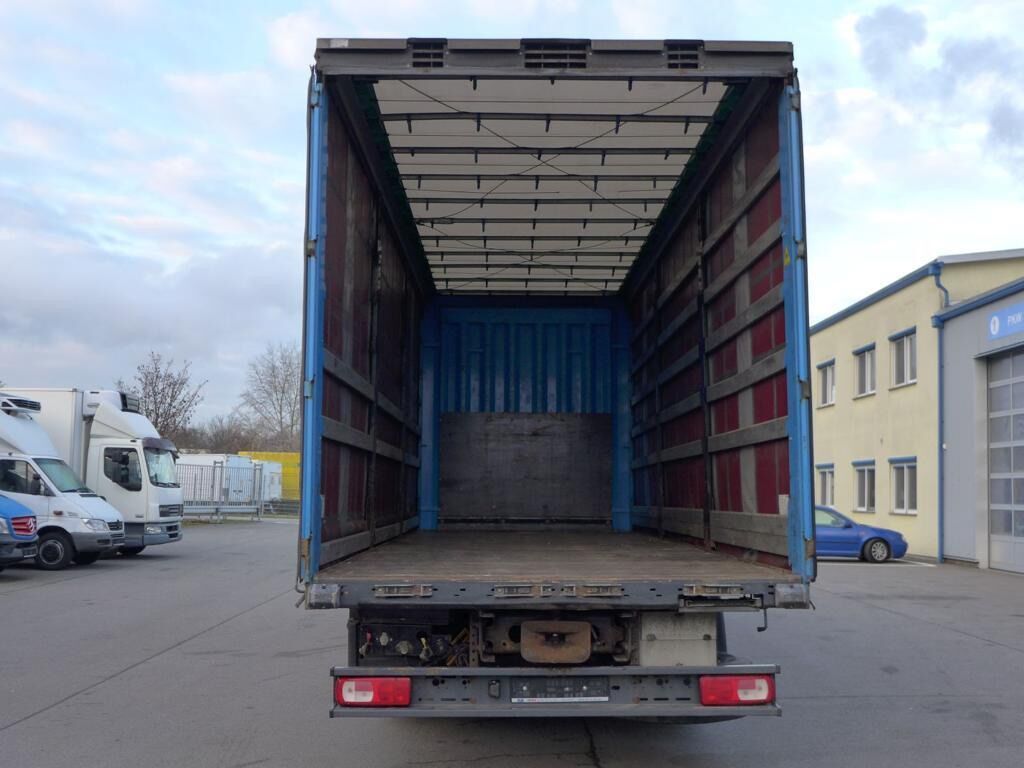 Тентованный грузовик DAF XF Euro 6 (6x2) Один Хоязйн Каробка автомат: фото 4