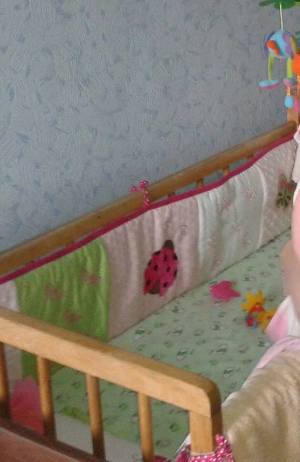 Продаю бортики на детскую кроватку. В отличном состоянии: фото 2