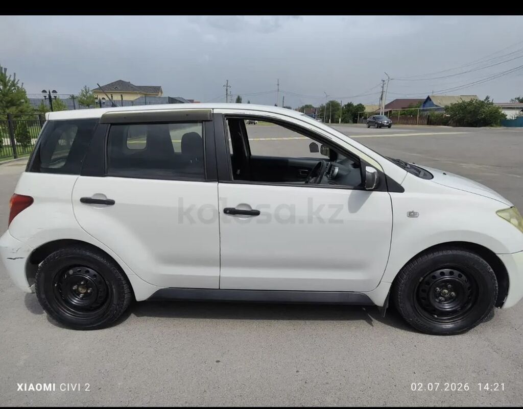 Toyota Ist: 2003 г., 1.3 л, Автомат, Бензин, Хэтчбэк: фото 2