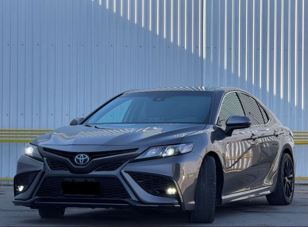 Toyota Camry: 2021 г., 2.5 л, Автомат, Гибрид: фото 6