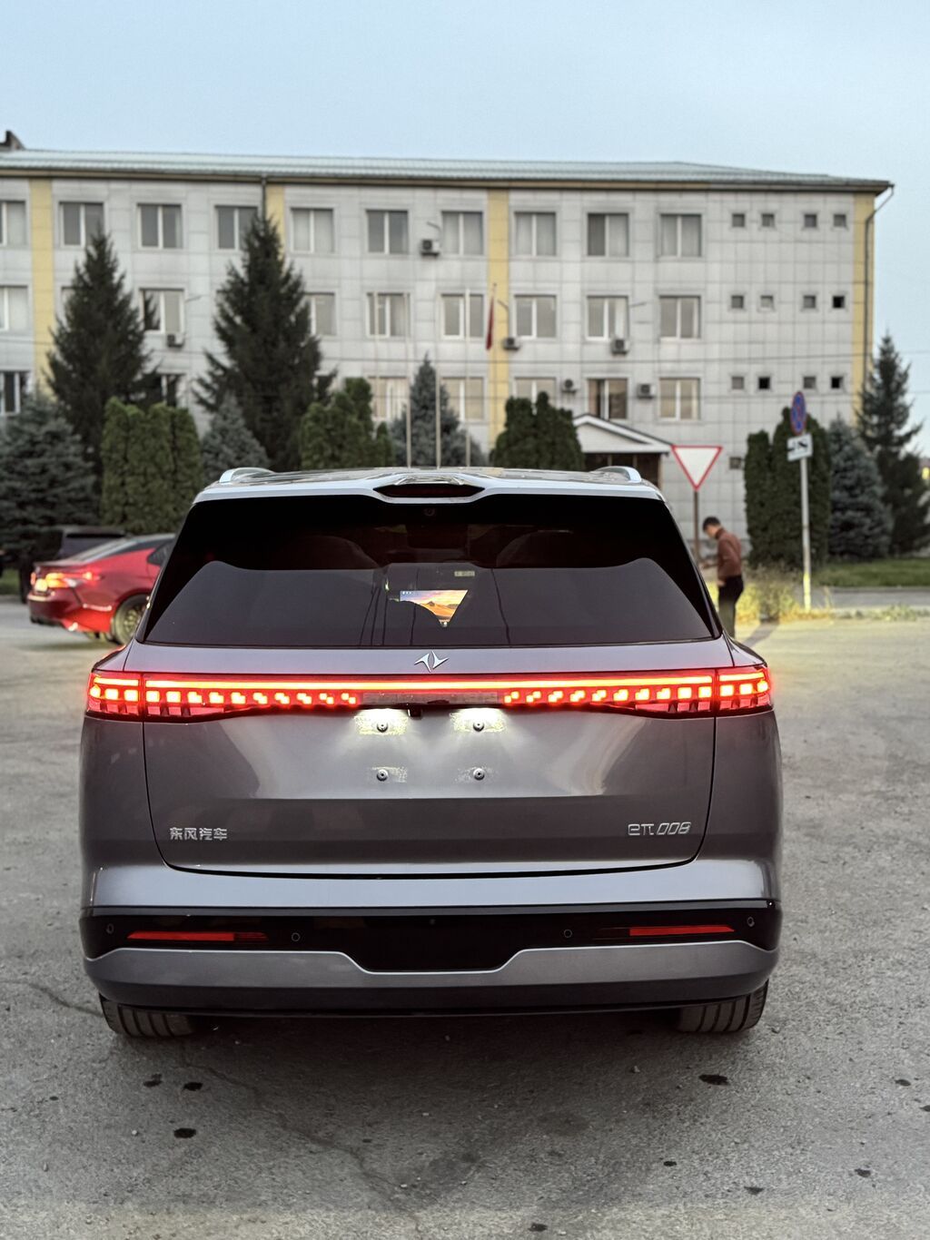 Dongfeng : 2025 г., 1.5 л, Автомат, Гибрид, Кроссовер: фото 6
