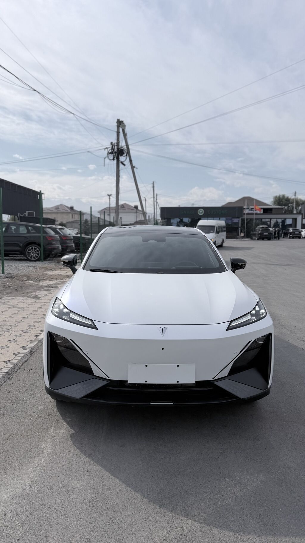 Changan : 2023 г., 1.5 л, Автомат, Электромобиль, Седан: фото 3
