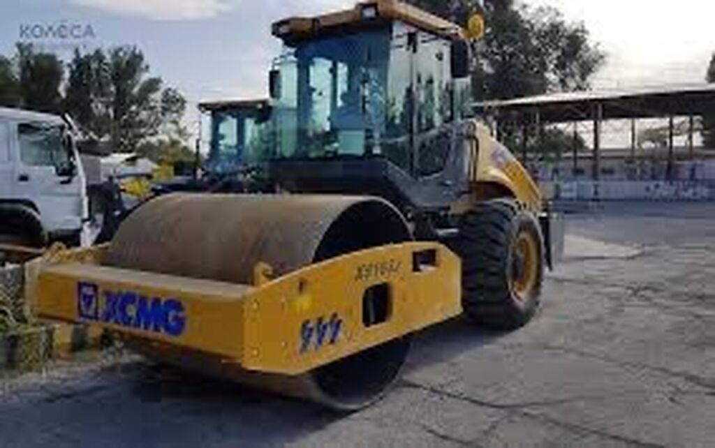 Услуга катка XCMG XS163 - Вибрационный грунтовый каток 16-тонного: фото 3