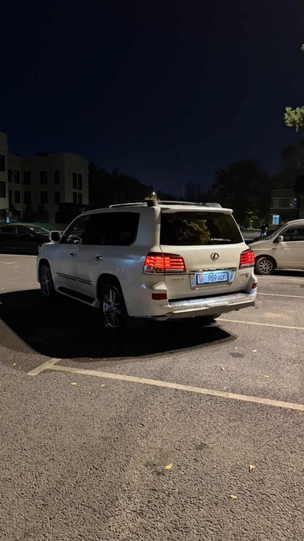 Lexus LX: 2012 г., 5.7 л, Автомат, Бензин, Внедорожник: фото 6