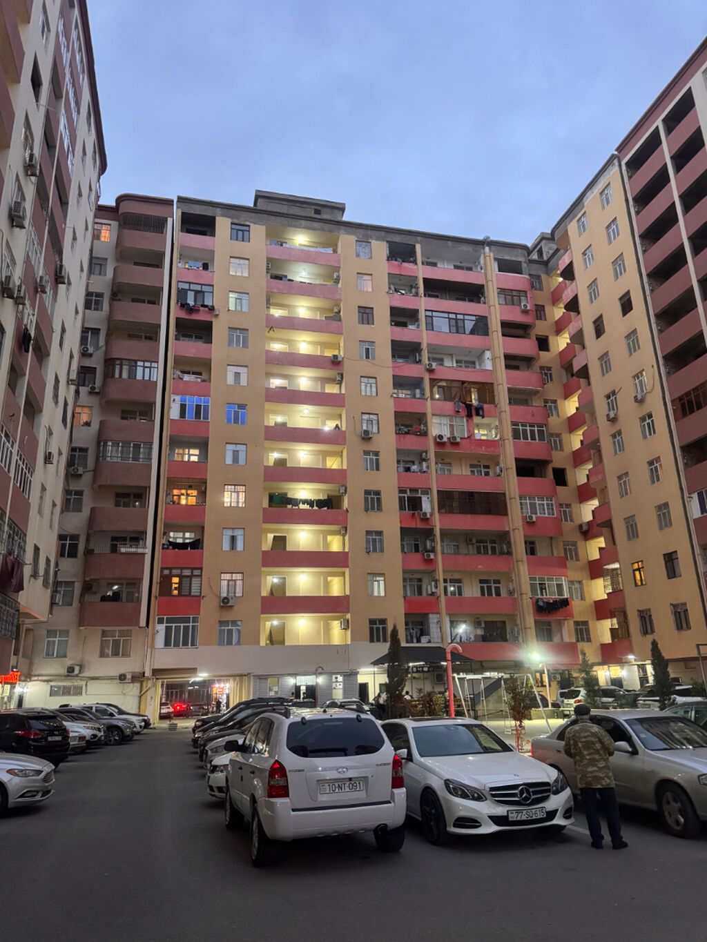 3 otaqlı, Yeni tikili, 134 kv. m