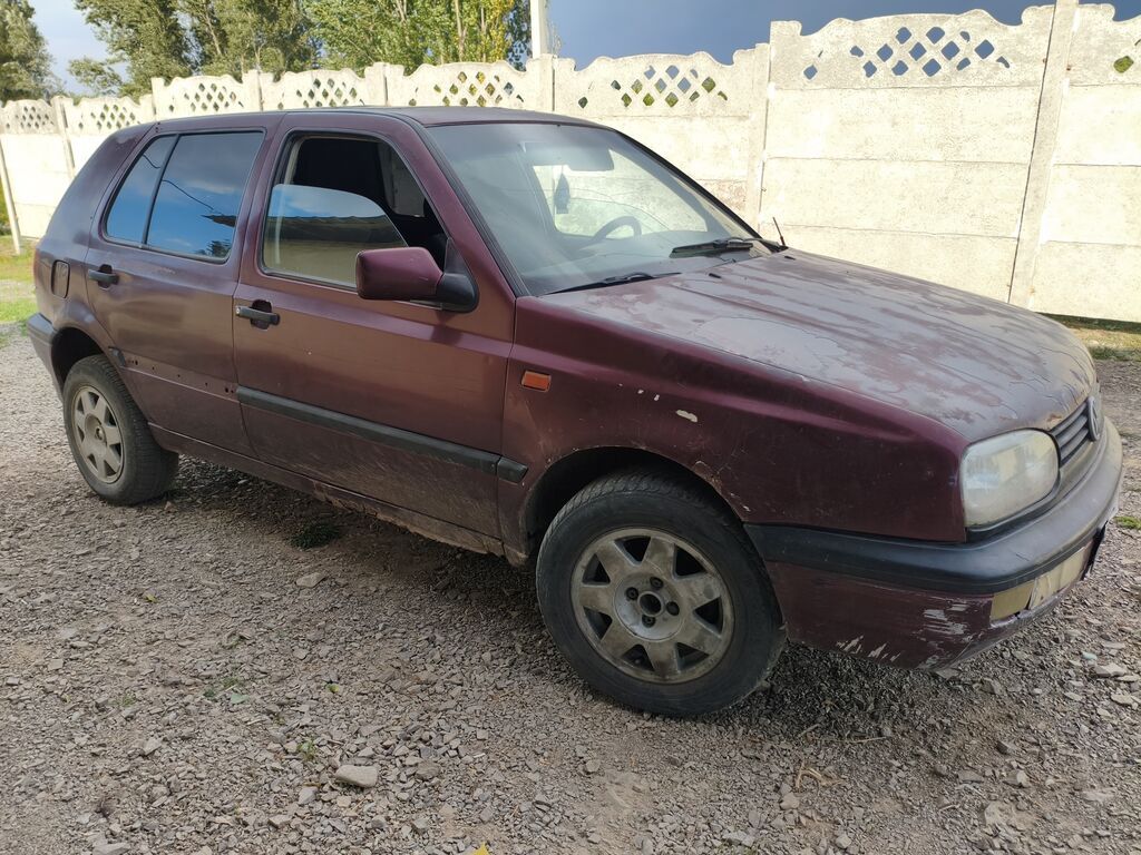 Volkswagen Golf: 1992 г., 1.8 л, Механика, Бензин, Хэтчбэк: фото 3