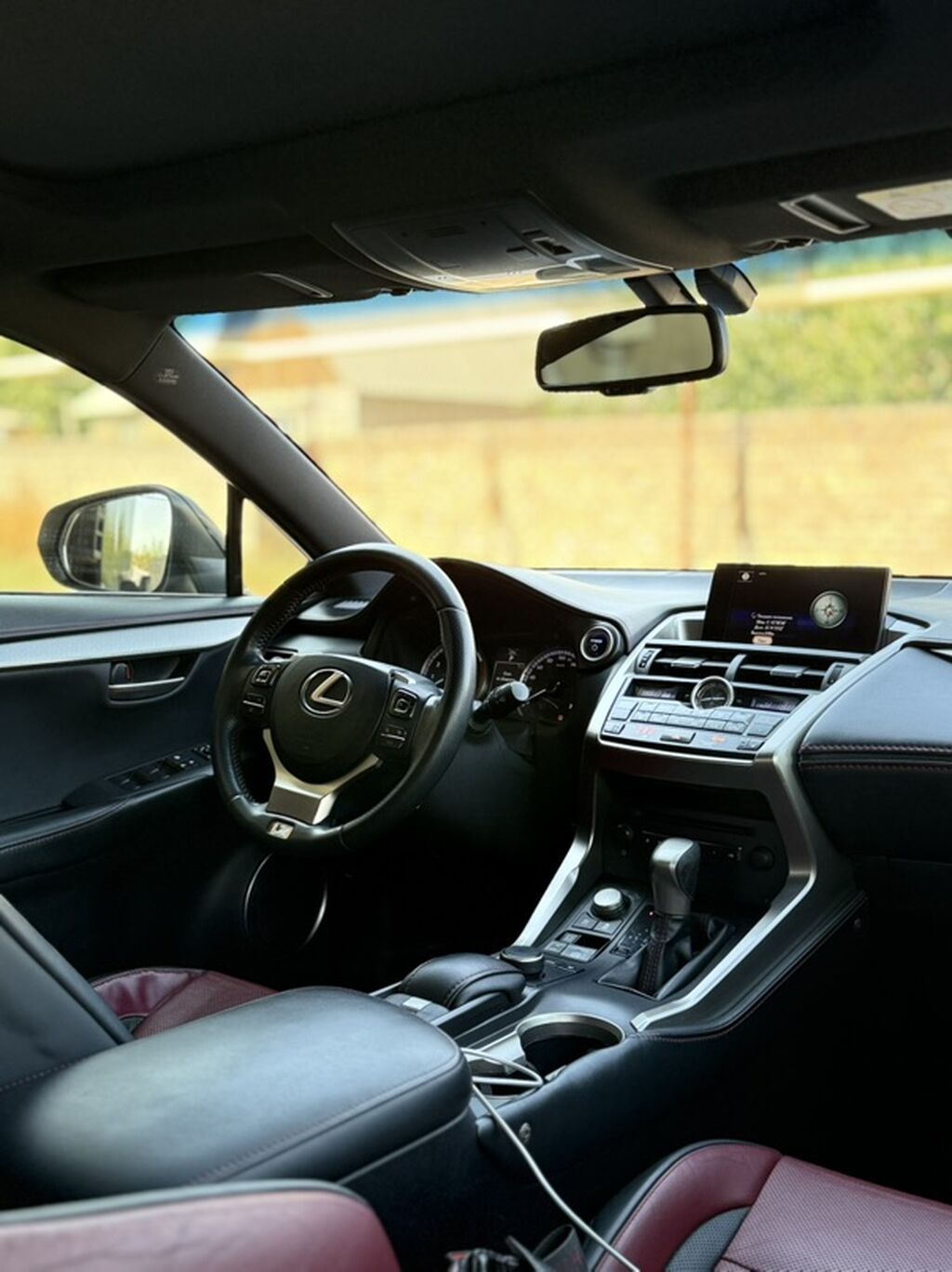 Lexus NX: 2014 г., 2.5 л, Автомат, Гибрид, Кроссовер: фото 3