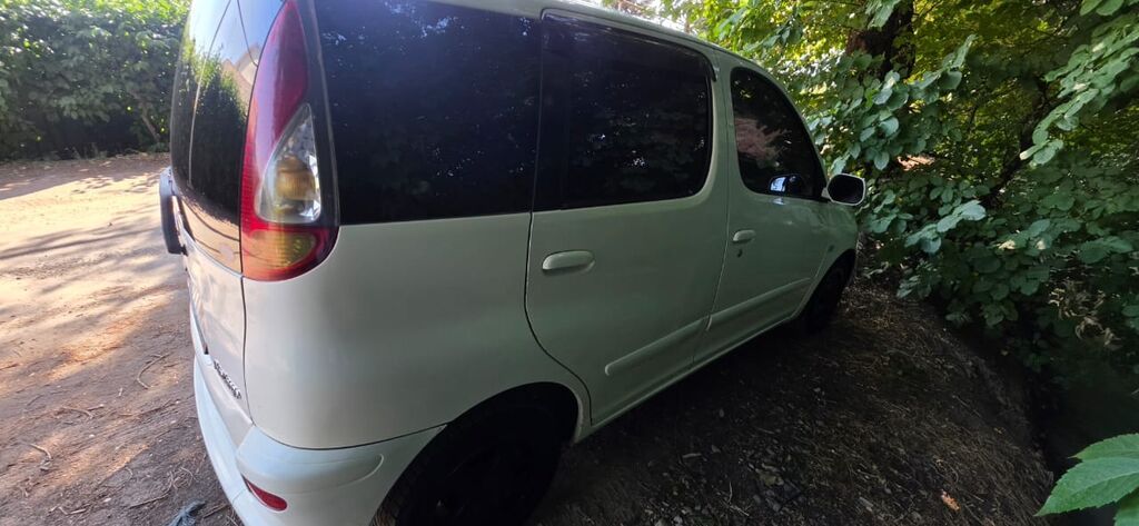 Toyota Funcargo: 2003 г., 1.5 л, Бензин: фото 3