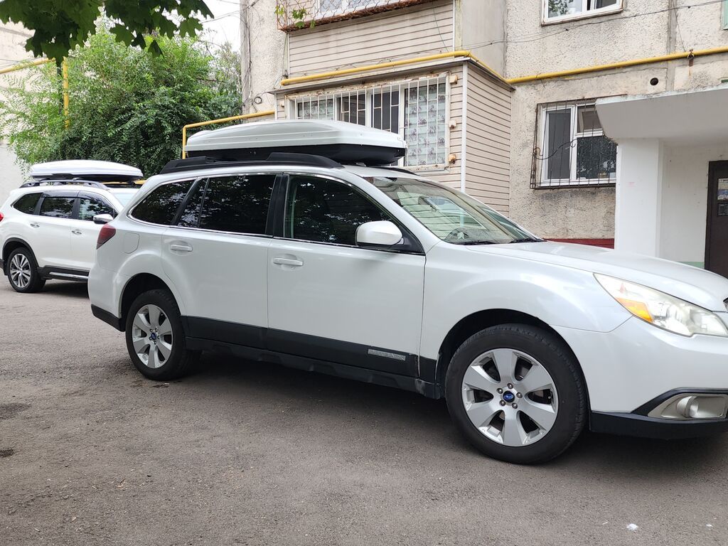 Subaru Outback: 2011 г., 2.5 л, Вариатор, Бензин, Универсал: фото 2