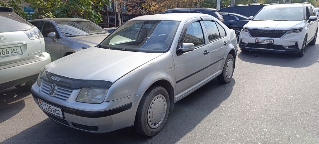 Volkswagen Bora: 2003 г., 1.6 л, Седан: фото 2