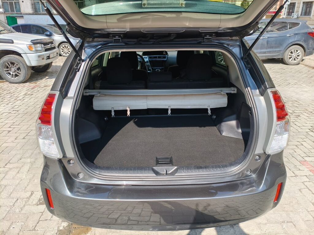 Toyota Prius V: 2014 г., 1.8 л, Вариатор, Гибрид, Универсал: фото 1