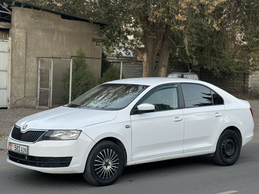 Skoda Rapid: 2016 г., 1.6 л, Автомат, Бензин, Седан: фото 3