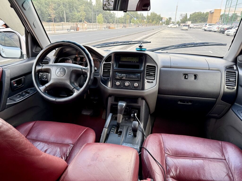 Mitsubishi Pajero: 2002 г., 3.2 л, Автомат, Дизель, Внедорожник: фото 4
