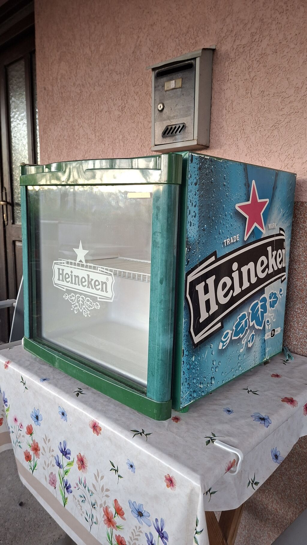 Frižideri: Mini rashladna vitrina Heineken – stoni model - Brendirana rashladna
