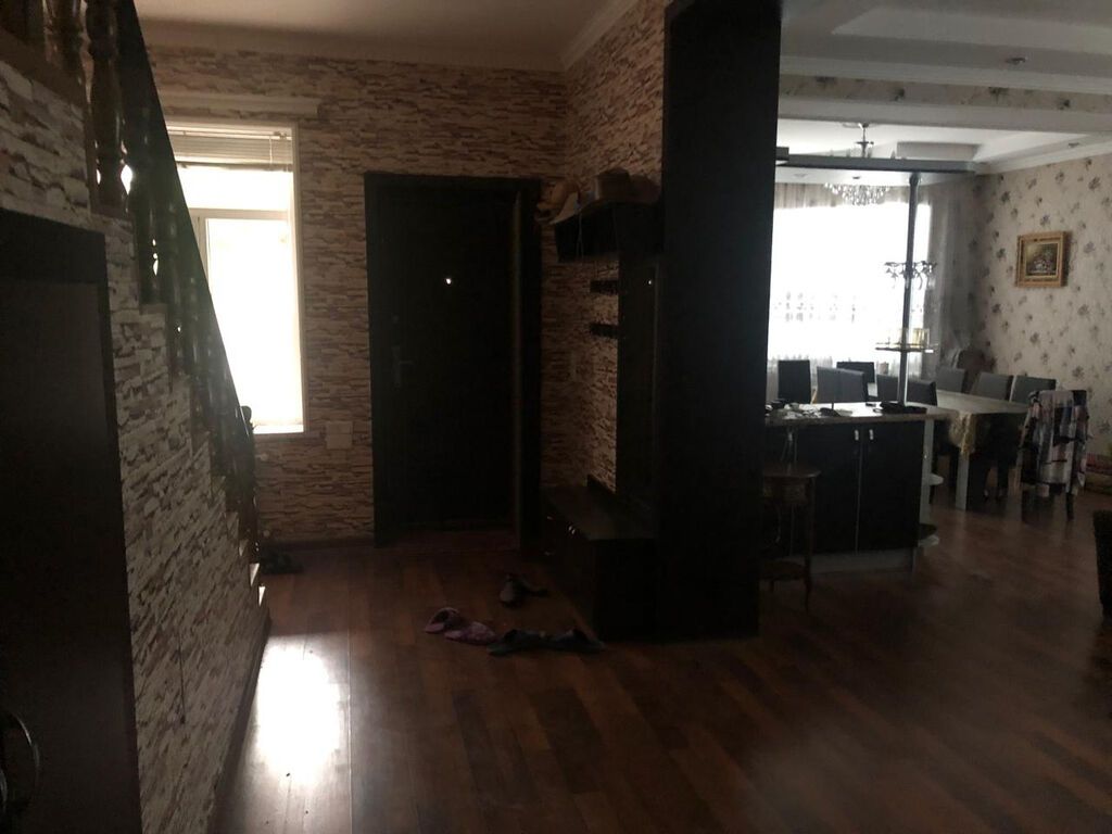 6 otaqlı, 175 kv. m, Kredit yoxdur, Yeni təmirli