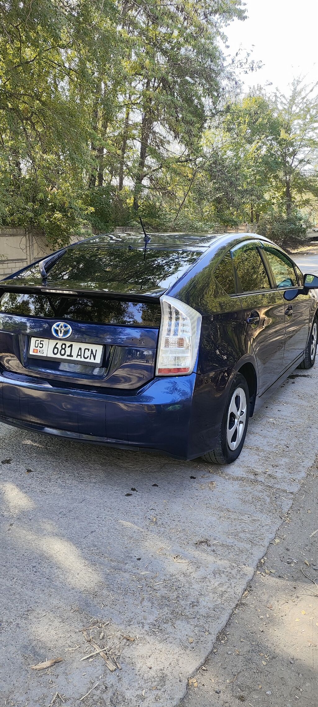 Toyota Prius: 2012 г., 1.8 л, Вариатор, Гибрид, Хэтчбэк: фото 3