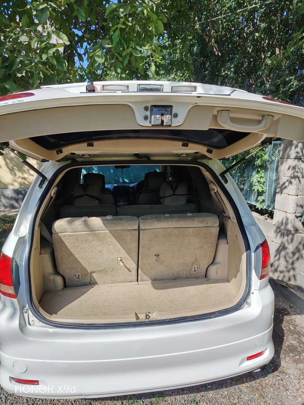Toyota Ipsum: 2003 г., 2.4 л, Автомат, Газ, Минивэн: фото 7