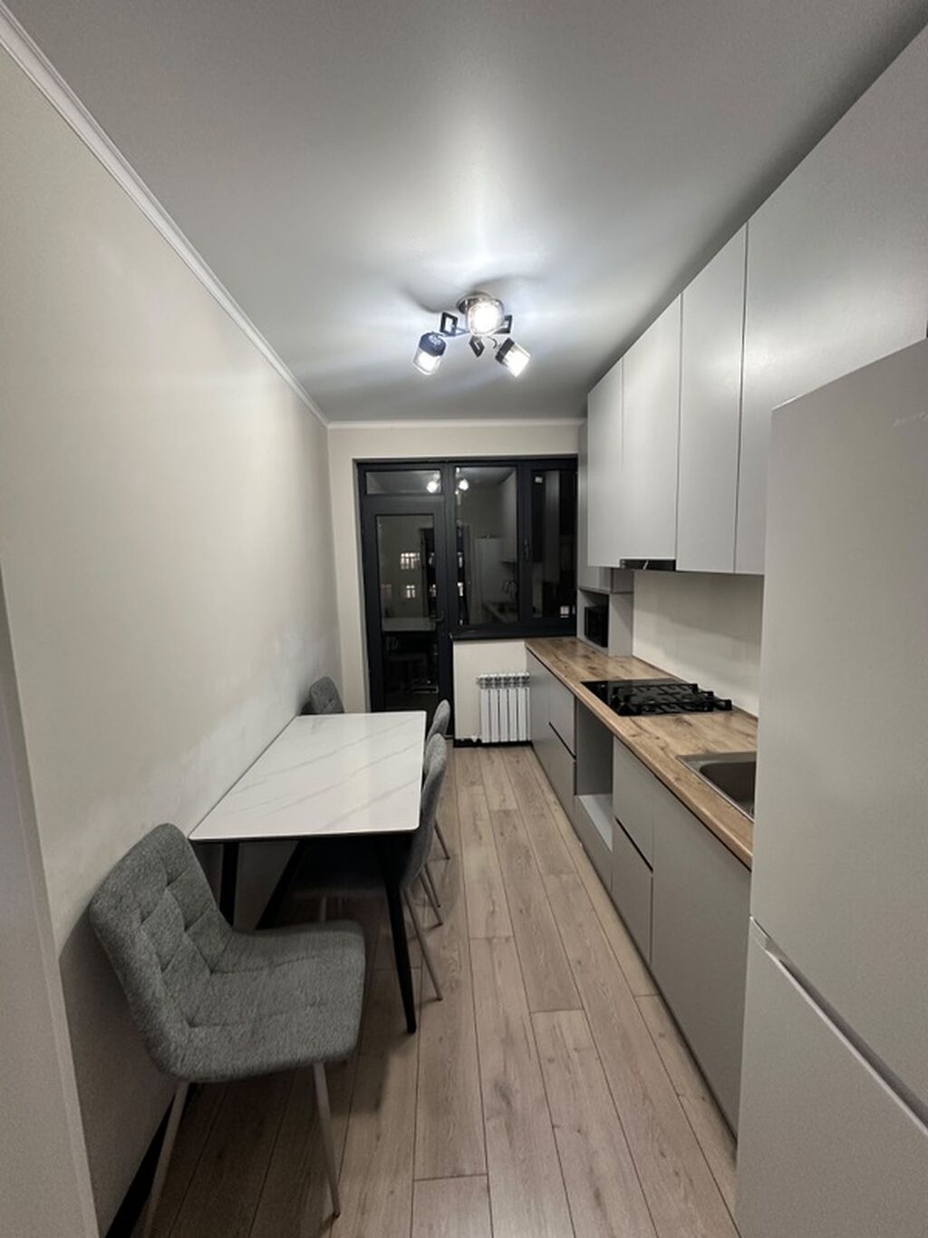Сдается элитная 3‑комнатная квартира, 90 м², г. Бишкек, пересечение: фото 2