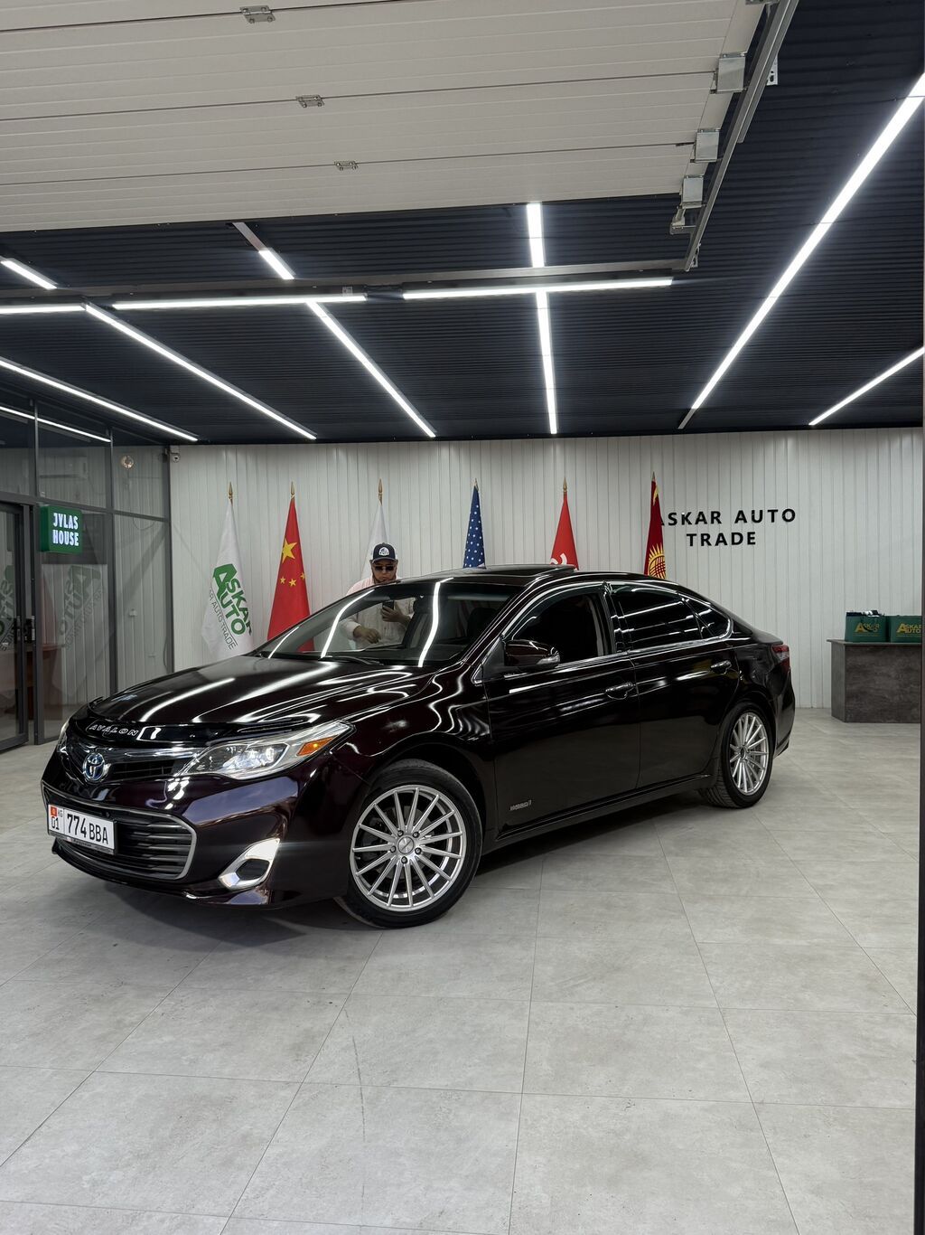Toyota Avalon: 2014 г., 2.5 л, Автомат, Гибрид, Седан: фото 2