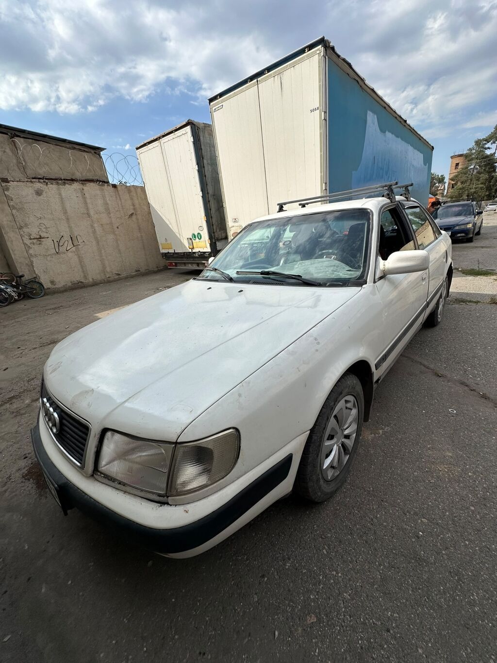 Audi 100: 1991 г., 2 л, Механика, Бензин, Седан: фото 3