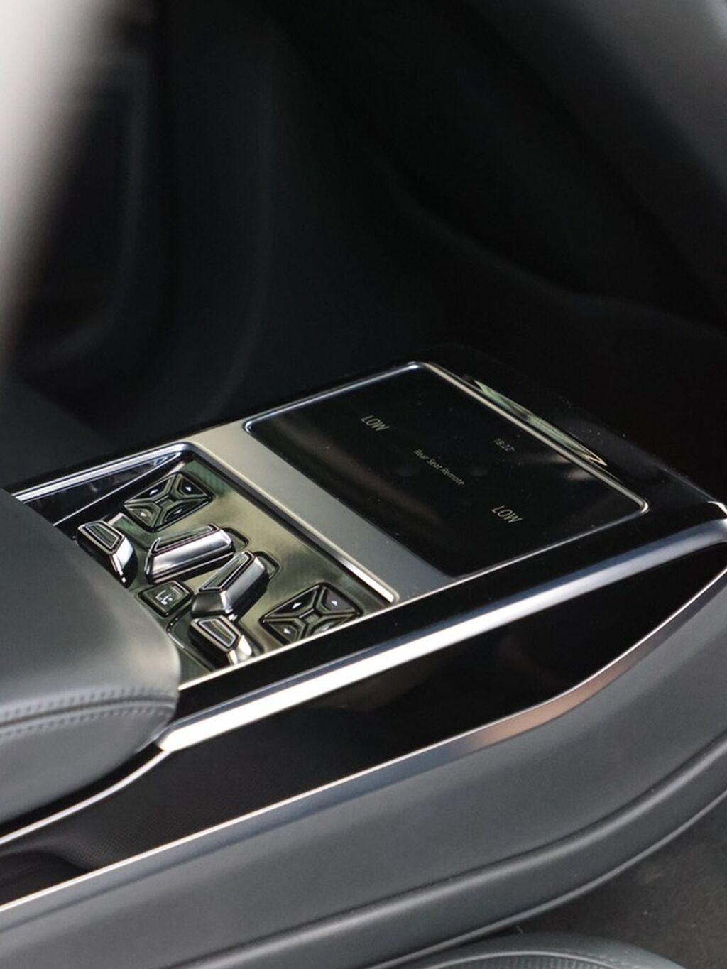 Audi A8: 2022 г., 3 л, Автомат, Дизель, Седан: фото 4