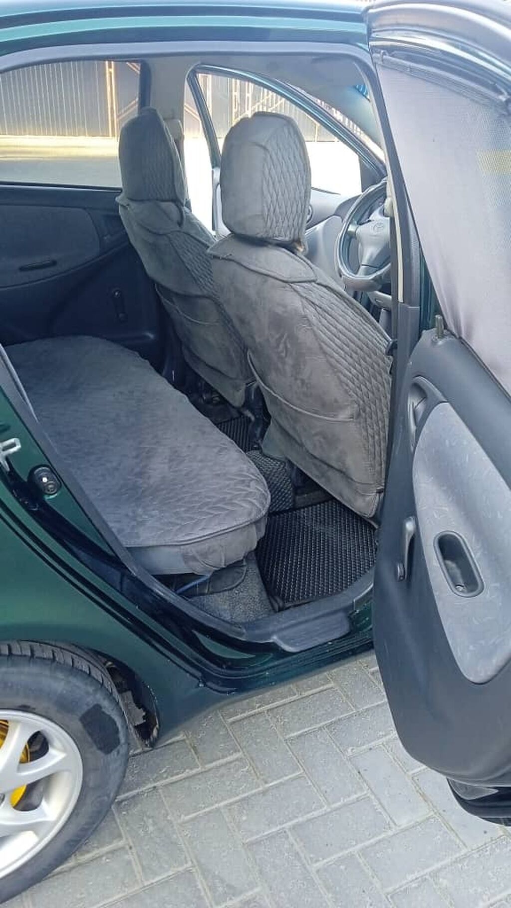 Toyota Yaris: 2001 г., 1.3 л, Автомат, Бензин, Хэтчбэк: фото 4