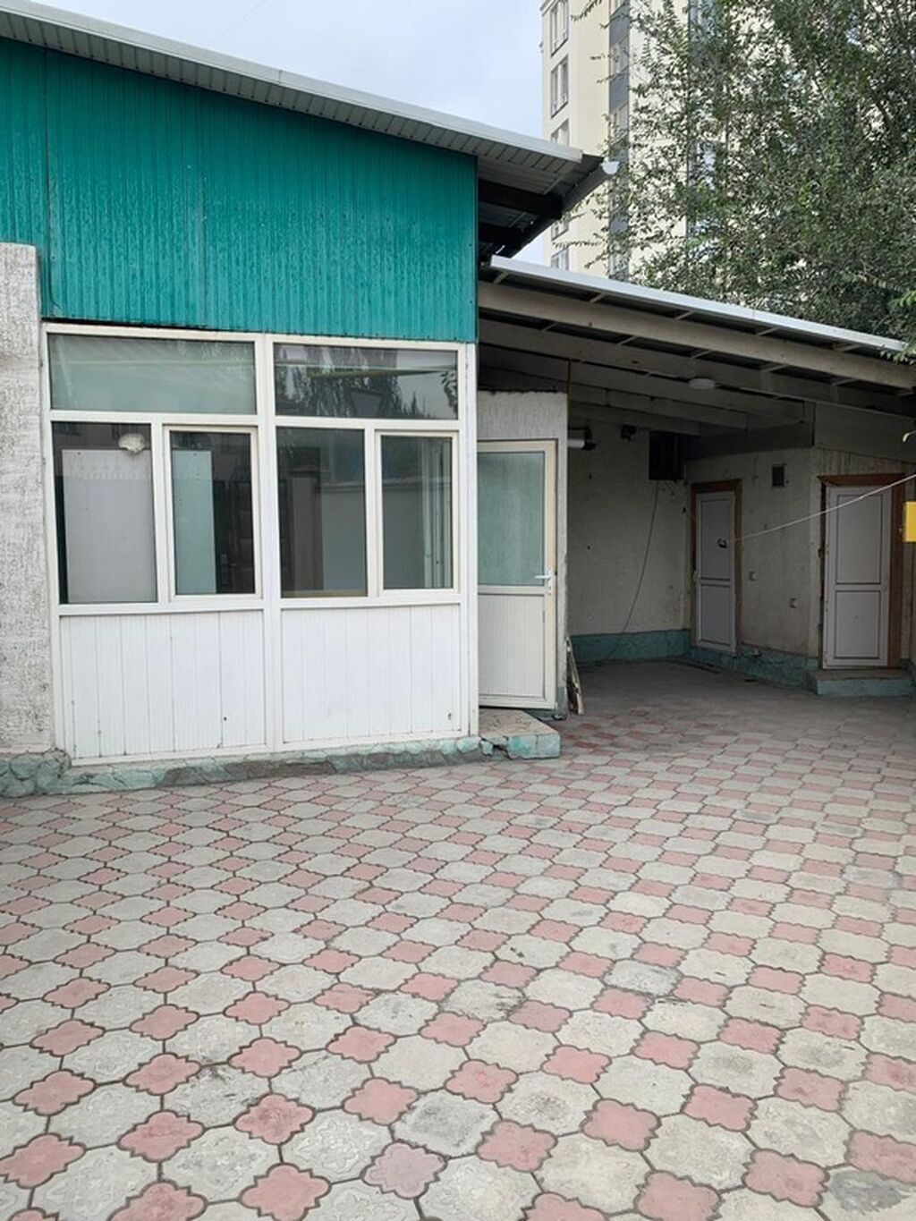 4 комнаты, 55 м², 2 соток, Бишкек, Восток-5 мкр Собственник