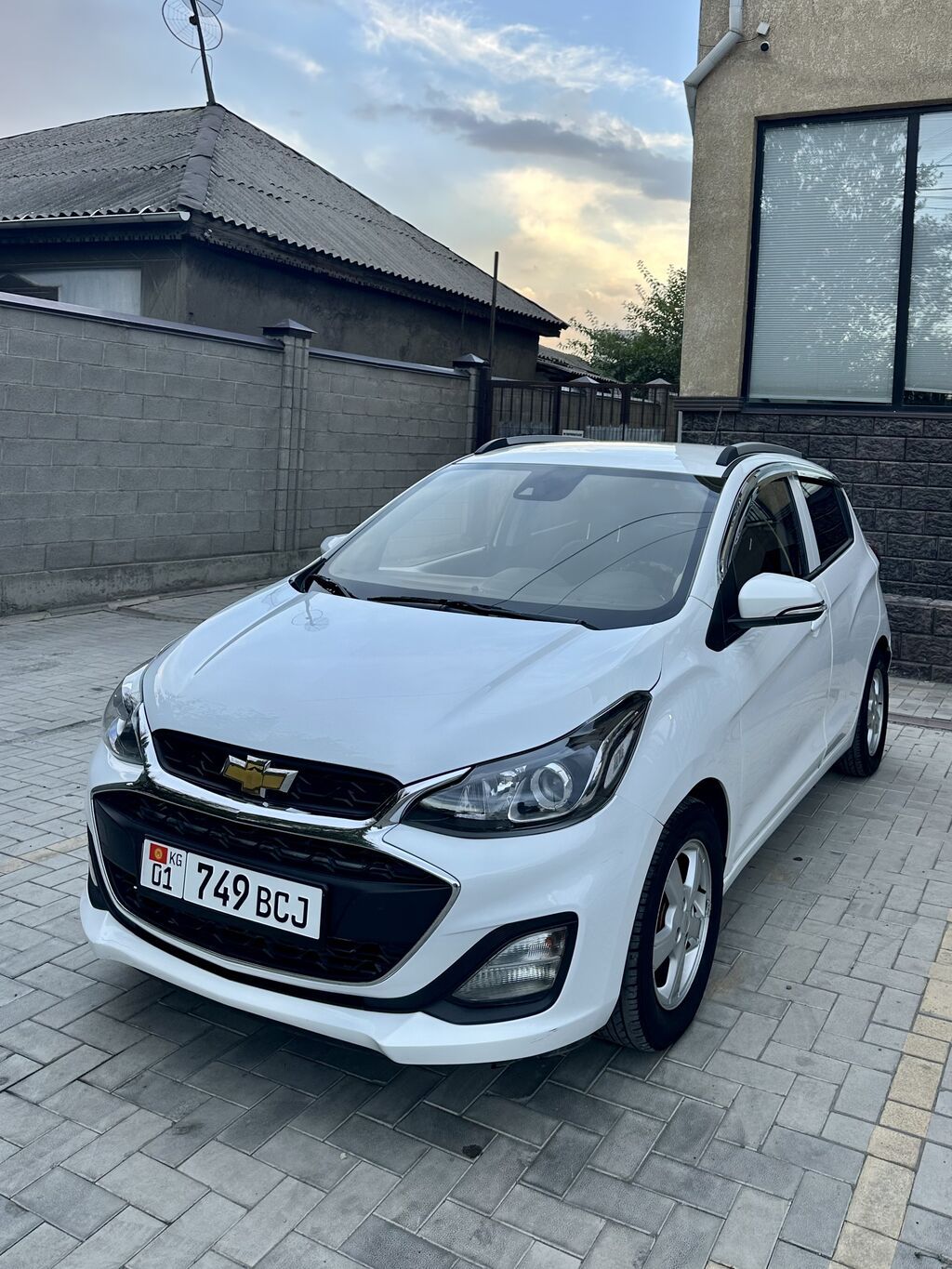 Chevrolet Spark: 2018 г., 1 л, Автомат, Бензин, Хэтчбэк: фото 2