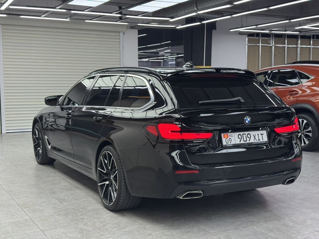 BMW 5 series: 2023 г., 2 л, Автомат, Бензин, Универсал: фото 3