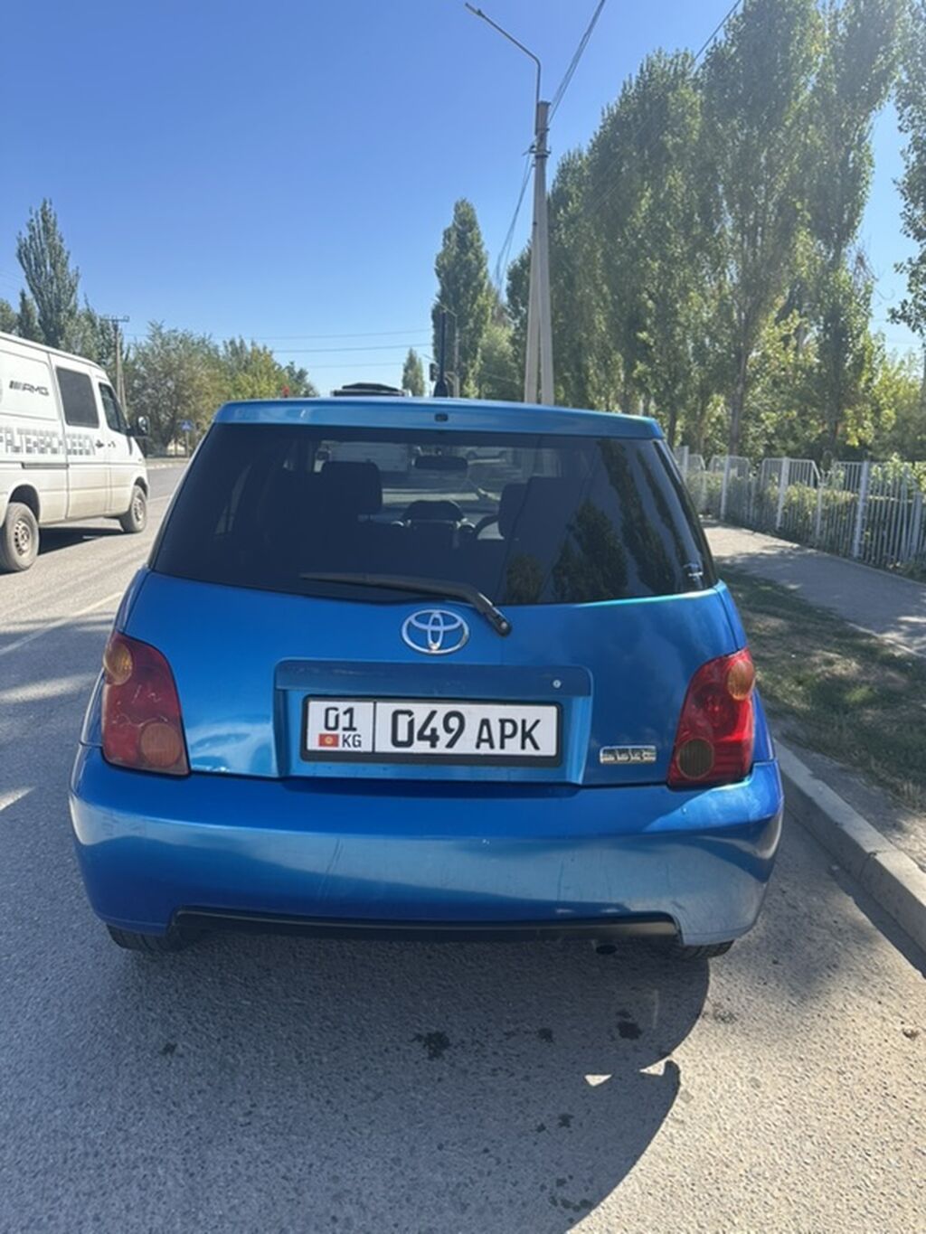Toyota Ist: 2003 г., 1.3 л, Автомат, Бензин, Хэтчбэк: фото 3
