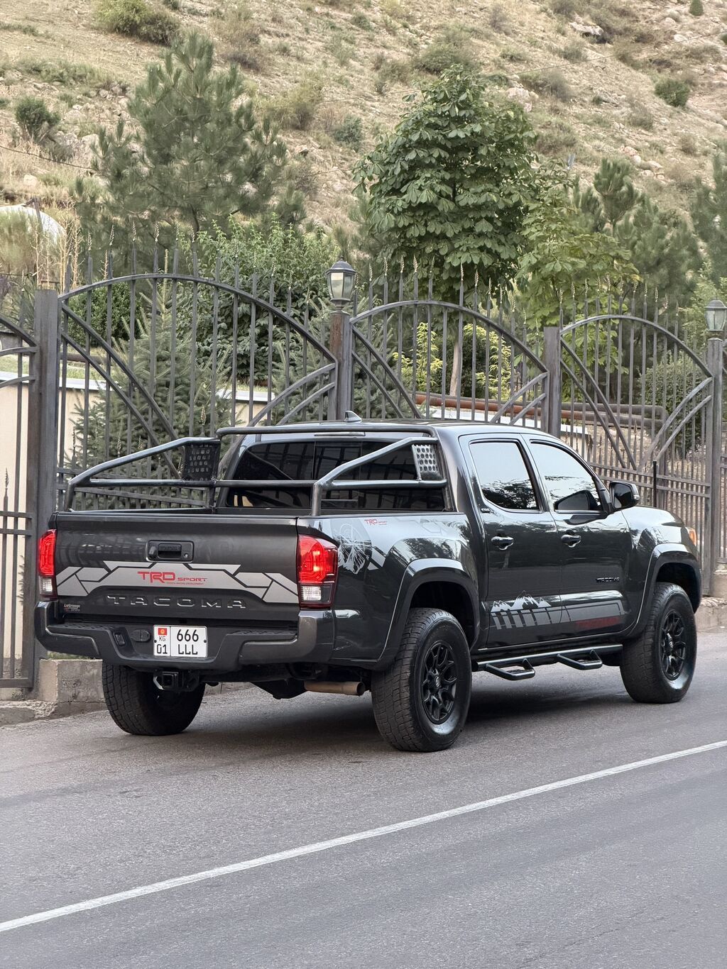 Toyota Tacoma: 2019 г., 3.5 л, Автомат, Бензин, Пикап: фото 2